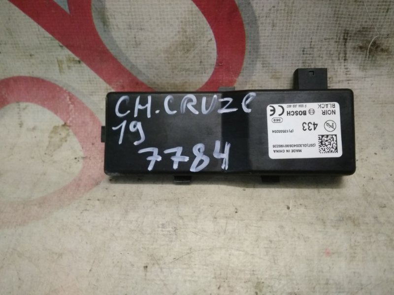 Блок управления центральным замком Chevrolet Cruze 2010 J300 F18D4 13503204 контрактная