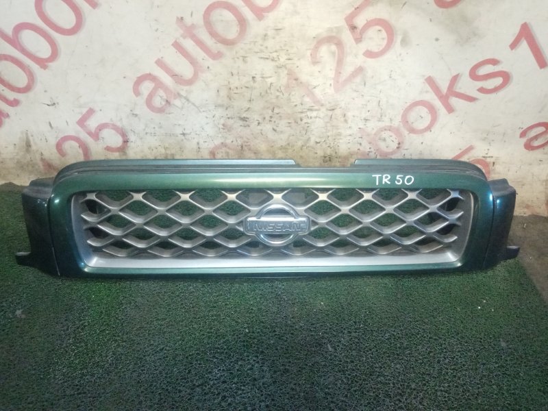 Решетка радиатора Nissan Terrano 2000 TR50 ZD30 623102W502 контрактная