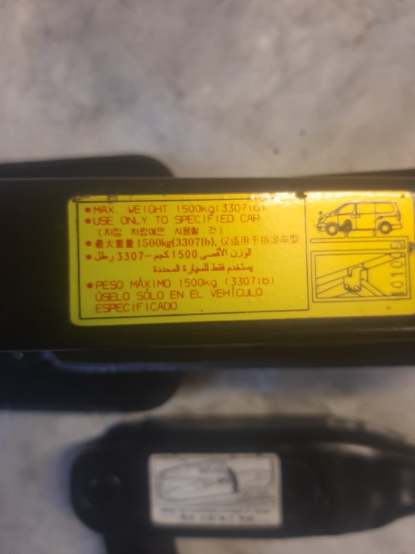 Домкрат Grand Starex 2014 TQ D4CB