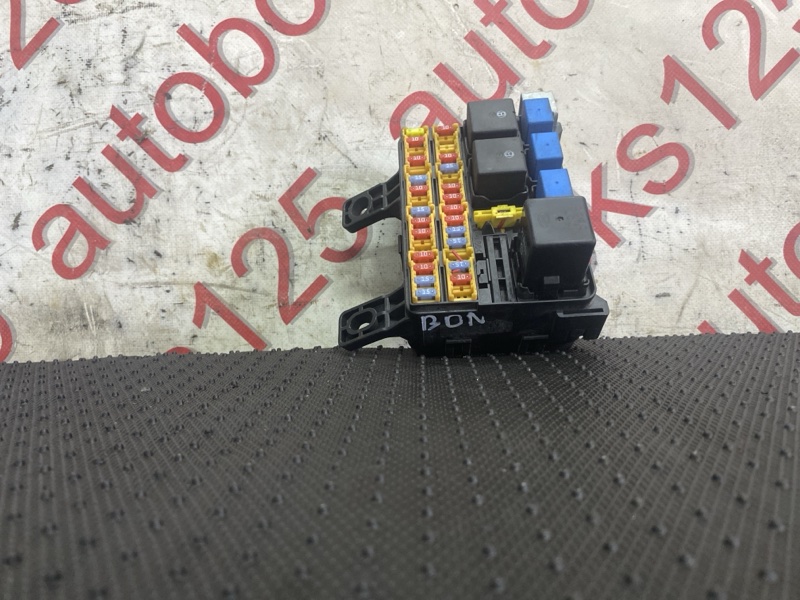 Блок предохранителей для Kia Bongo PU J3, 913704E192, 913704E192 6 ракурс Блок предохранителей для Kia Bongo PU J3, 913704E192, 913704E192 6 ракурс