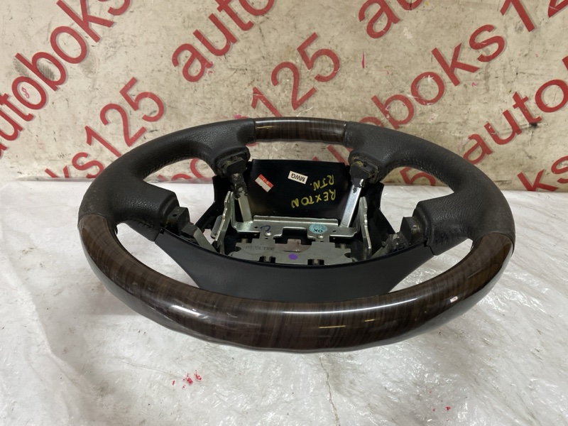 Руль для SsangYong Rexton RJN D27DTP, 4610108003, 4610108003 4 ракурс Руль для SsangYong Rexton RJN D27DTP, 4610108003, 4610108003 4 ракурс