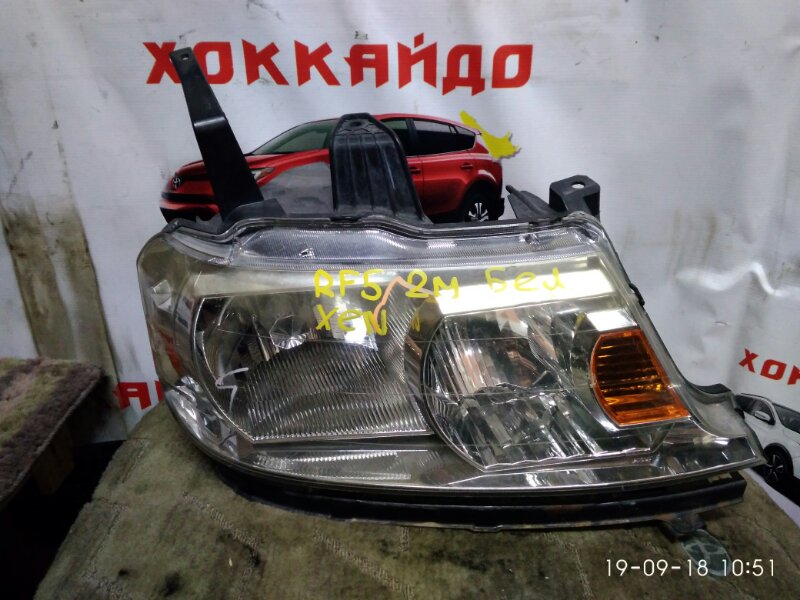 Фара Honda Stepwgn RF3 K20A передняя правая