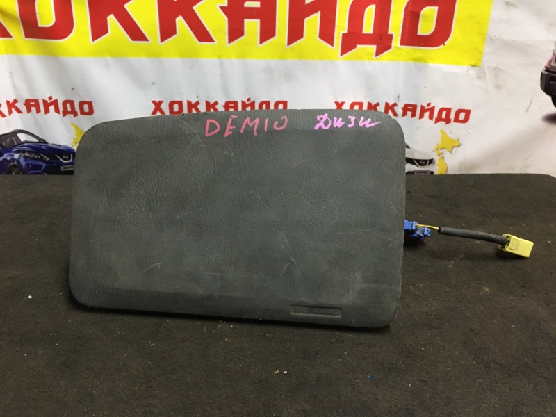 Крышка подушки безопасности Mazda Demio DW3W B3-ME