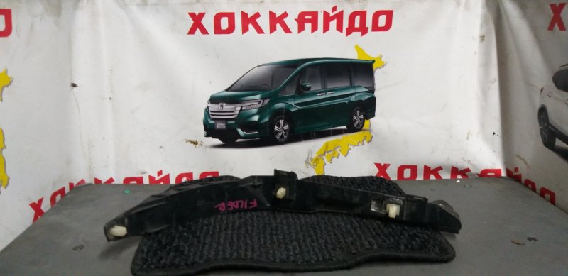 Клипса бампера Toyota Corolla Fielder NZE121G 1NZ-FE задняя правая