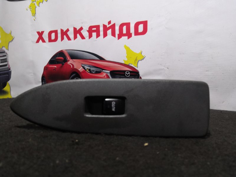 Кнопка стеклоподъемника Toyota Allion ZZT240 1ZZ-FE 12.2001 передняя левая