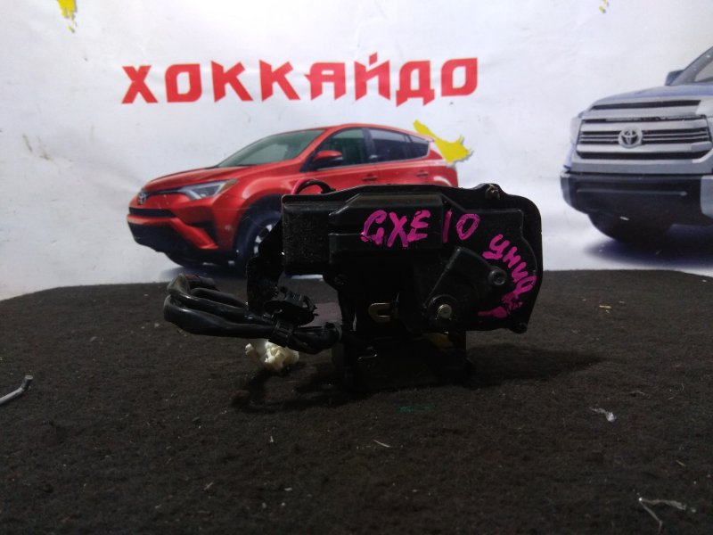 Замок багажника Toyota Altezza Gita GXE10W 1G-FE задний