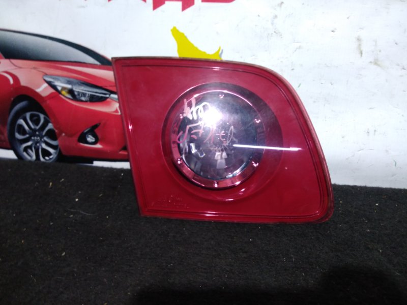 Фонарь вставка багажника Mazda Axela BKEP LF-VE 10.2003 задний левый
