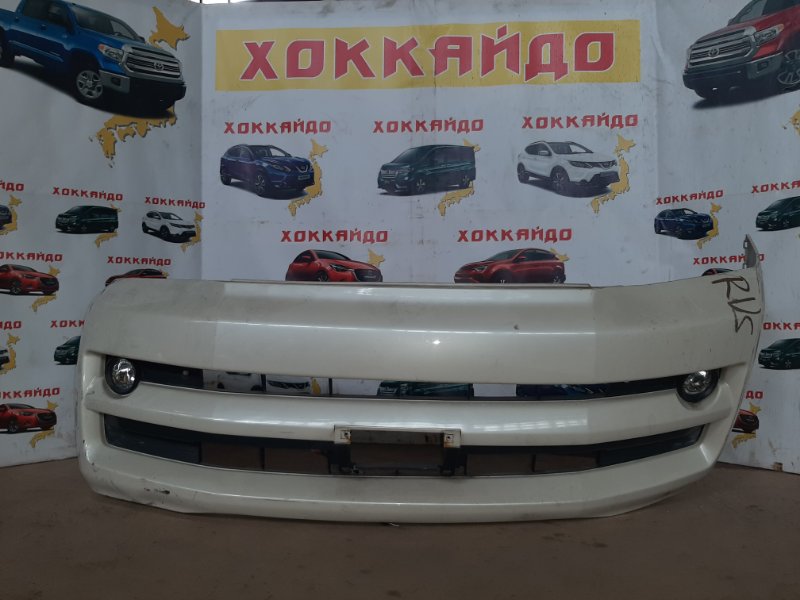 Бампер Toyota Voxy AZR60G 1AZ-FSE 08.2004 передний