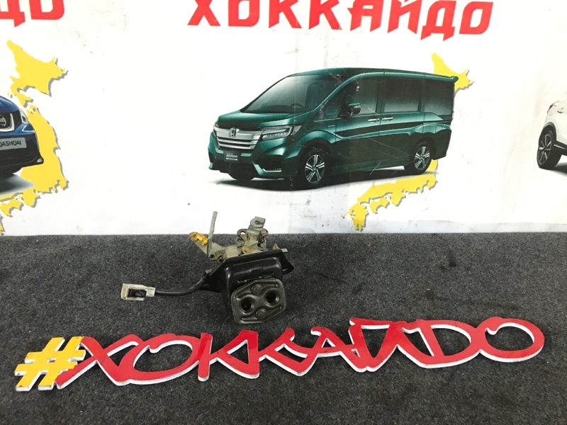 Замок багажника Nissan Cube AZ10 CGA3DE 09.2000 задний