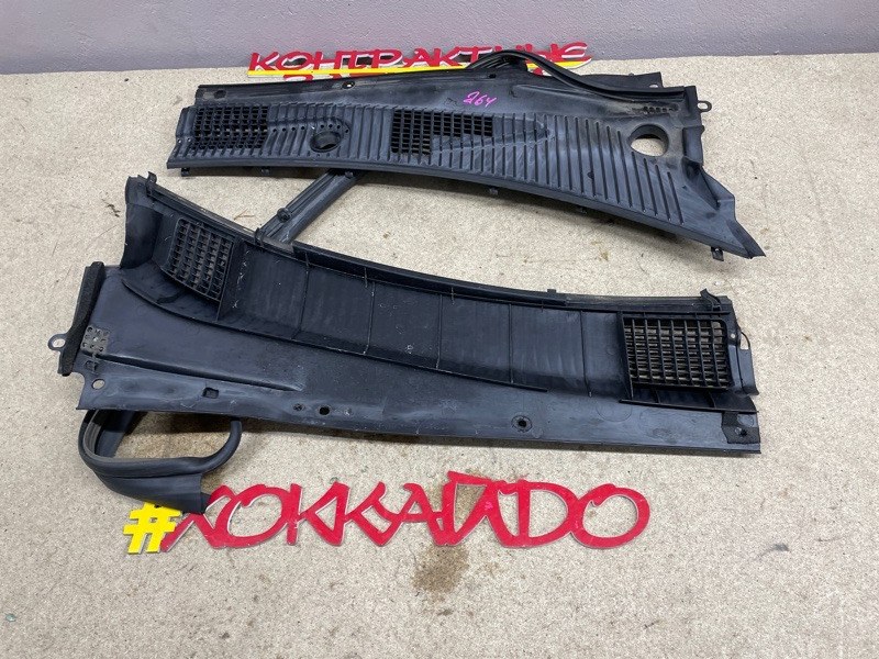 Решетка под лобовое стекло Toyota Ipsum SXM10G 3S-FE 04.1998