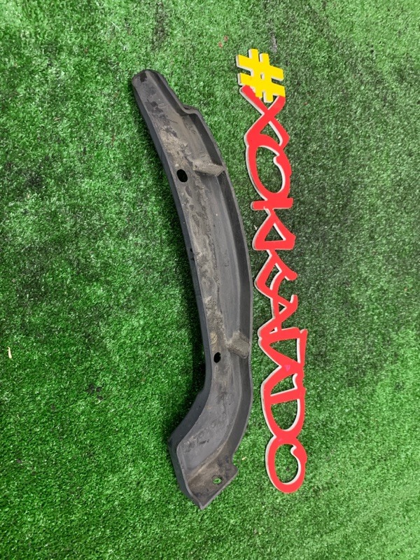 Подкрылок Toyota Ipsum SXM10G 3S-FE 04.1998 задний правый