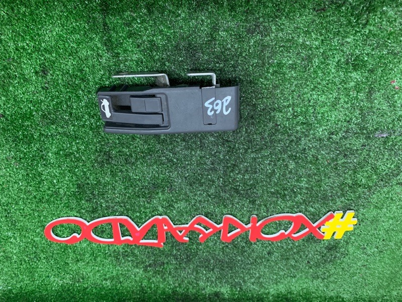 Ручка открывания багажника Honda Inspire UA1 G20A 02.1995