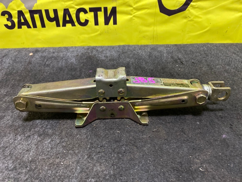 Домкрат Honda Life JB5 L15A Домкрат Honda Life JB5 L15A