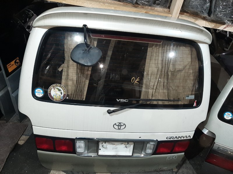 Дверь задняя багажника Toyota Granvia KCH10W 1KZ-TE 08