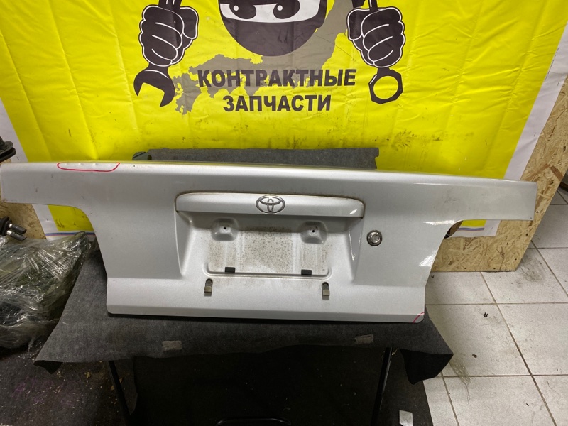 Крышка багажника Toyota Carina AT211 7A-FE 08.1996