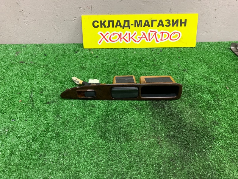 Кнопка стеклоподъемника Nissan Presage U30 KA24DE 06.1998 задняя левая