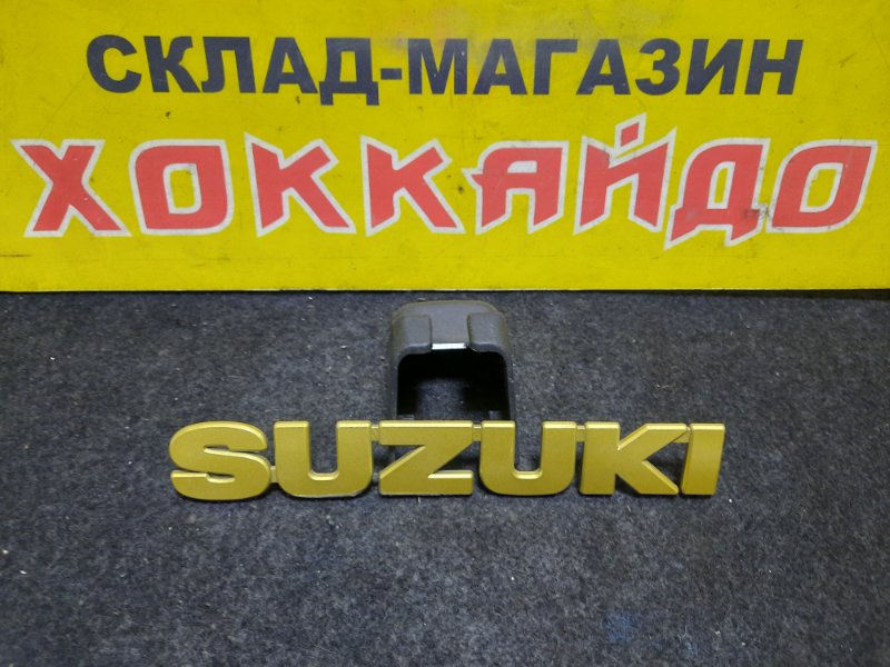 Эмблема Suzuki Jimny JB23W K6A 10.1998 задняя