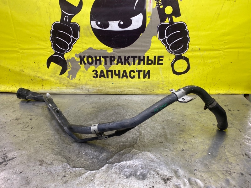 Горловина топливного бака Toyota Noah AZR60G 1AZ-FSE 08.2004