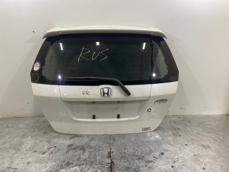 Дверь задняя багажника Honda Fit GD3 L15A 06.2001