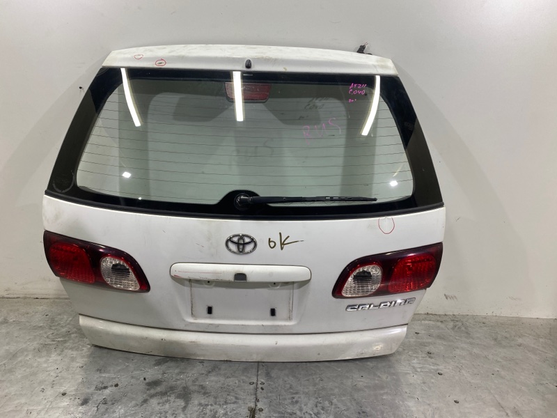 Дверь задняя багажника Toyota Caldina AT211G 7A-FE 01.2000