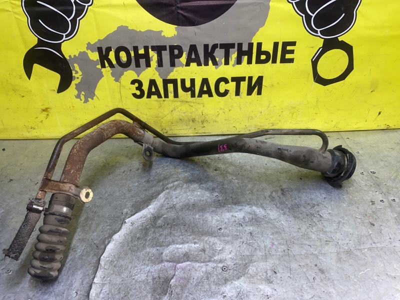 Горловина топливного бака Toyota Vista SV30 4S-FE 06.1992