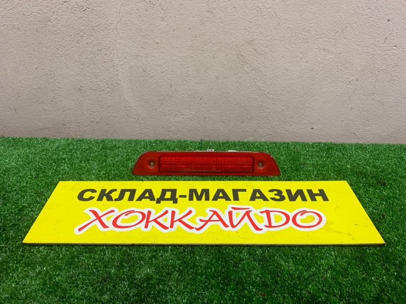 Фонарь стоп-сигнала Toyota Sienta NCP81G 1NZ-FE 09.2003 задний