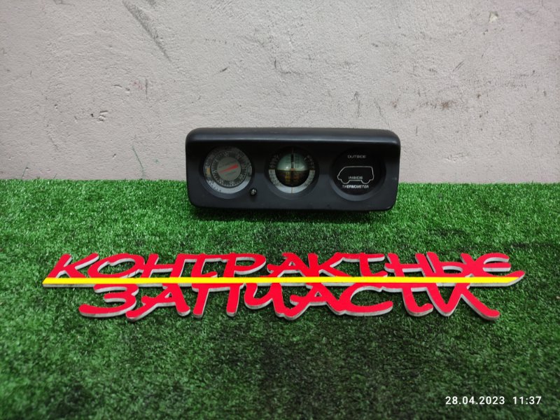 Пластиковые детали салона Mitsubishi Delica P24W 4G64 08.1990