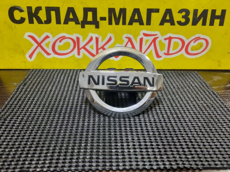 Эмблема Nissan March AK12 CR12DE 08.2005 задняя