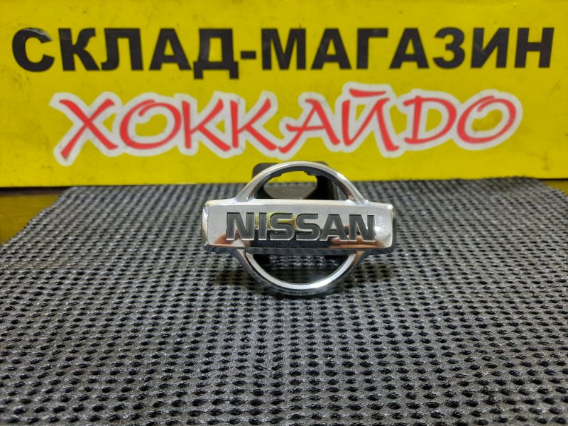Эмблема Nissan Bluebird EU14 SR18DE 01.1996 задняя
