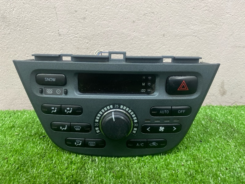 Блок управления климат-контролем Toyota Opa ZCT10 1ZZ-FE 05.2000
