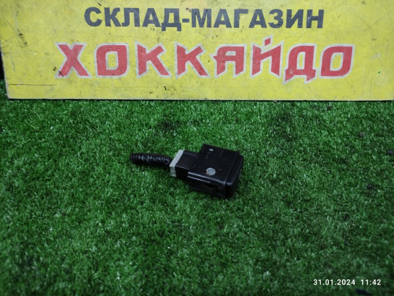 Кнопка включения противотуманных фар Honda Stepwgn RF3 K20A 04.2001