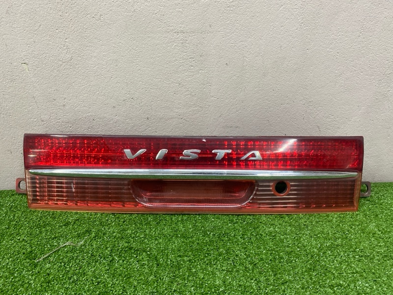 Фонарь вставка багажника Toyota Vista Ardeo SV50 3S-FSE 04.2000 задний