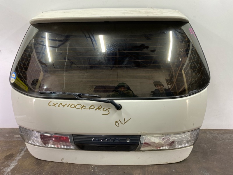 Дверь задняя багажника Toyota Gaia SXM10G 3S-FE 05.1998