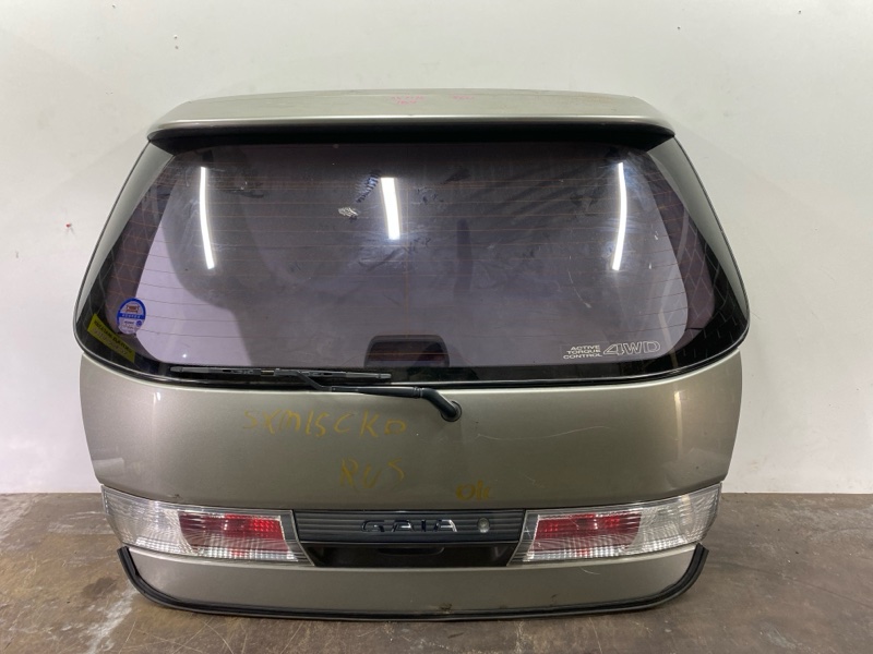 Дверь задняя багажника Toyota Gaia SXM15G 3S-FE 05.1998