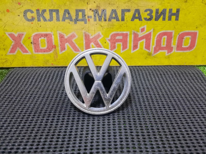 Эмблема Volkswagen Kaefer 1300 01.1970 передняя