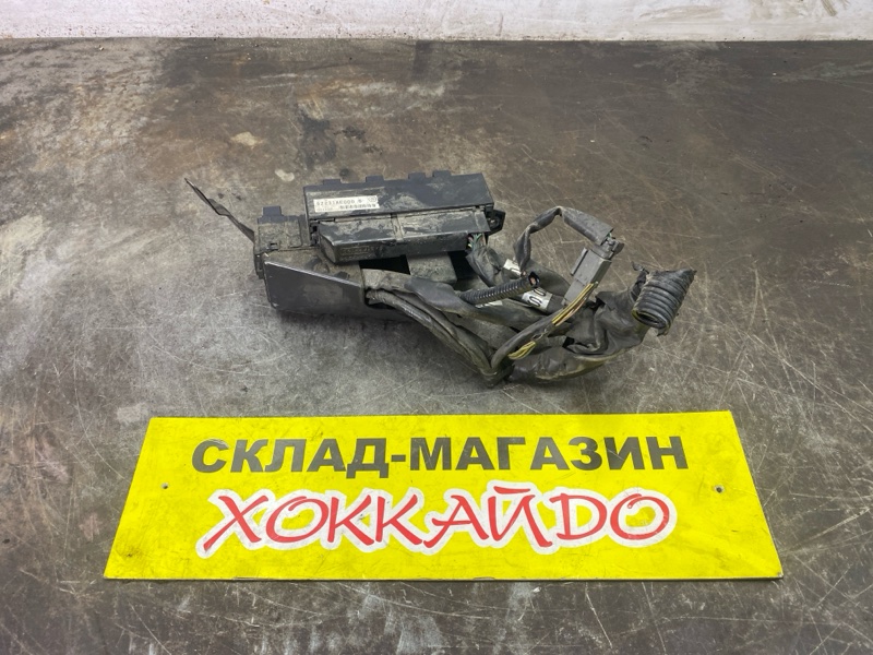 Блок предохранителей Subaru Legacy BH5 EJ202 12.1998