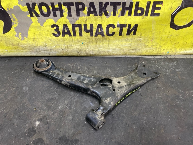 Рычаг подвески нижний Toyota Wish ZNE10G 1ZZ-FE 09.2005 передний правый