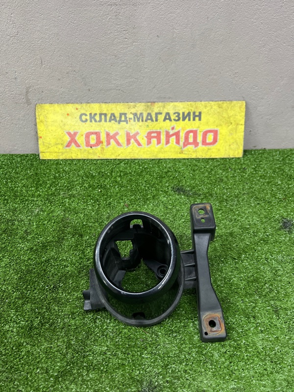 Накладка бампера Toyota Wish ZNE10G 1ZZ-FE 01.2003 правая