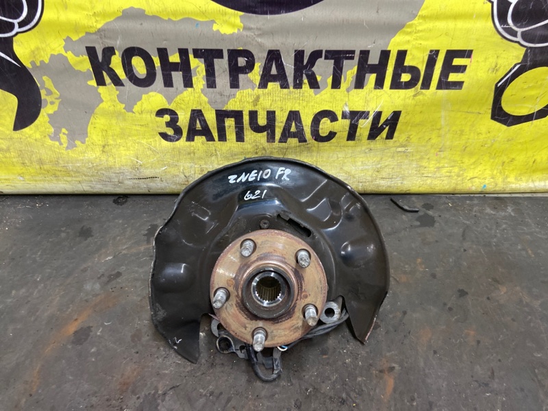 Ступица Toyota Wish ZNE10G 1ZZ-FE 01.2003 передняя правая