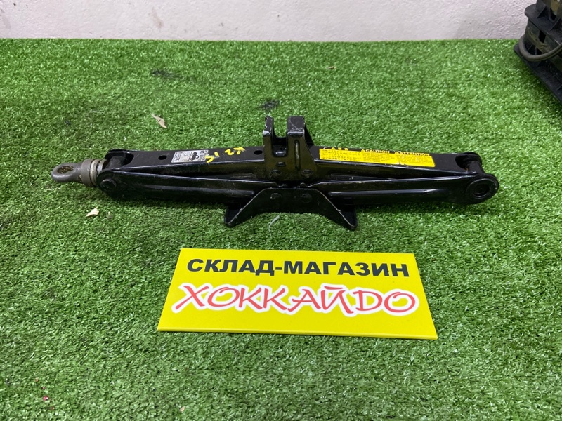 Домкрат Toyota Ist NCP61 1NZ-FE 05.2002