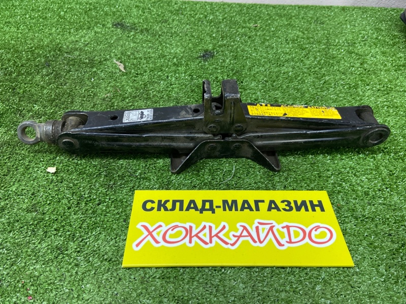 Домкрат Toyota Ist NCP61 1NZ-FE 05.2002