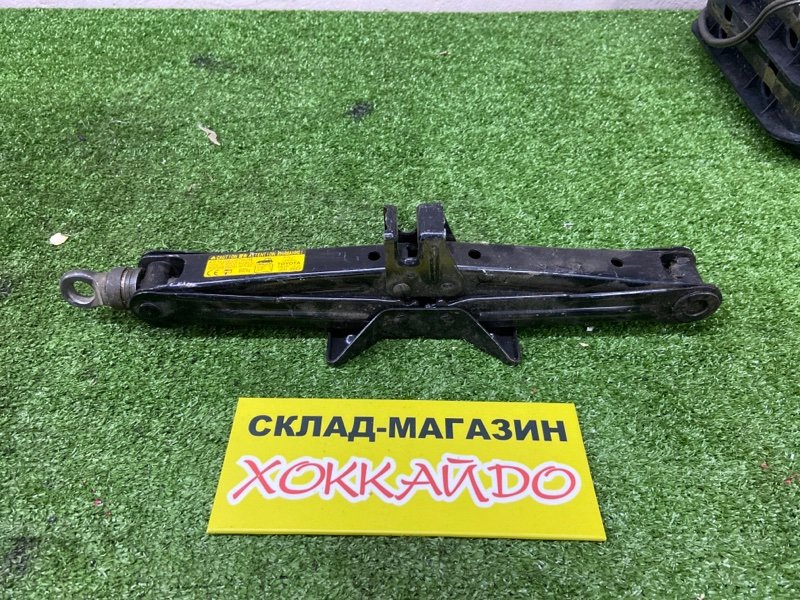 Домкрат Toyota Bb NCP31 1NZ-FE 05.2001