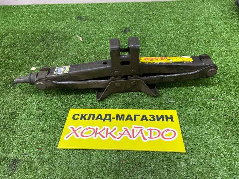 Домкрат Toyota Vista ZZV50 1ZZ-FE 04.2000