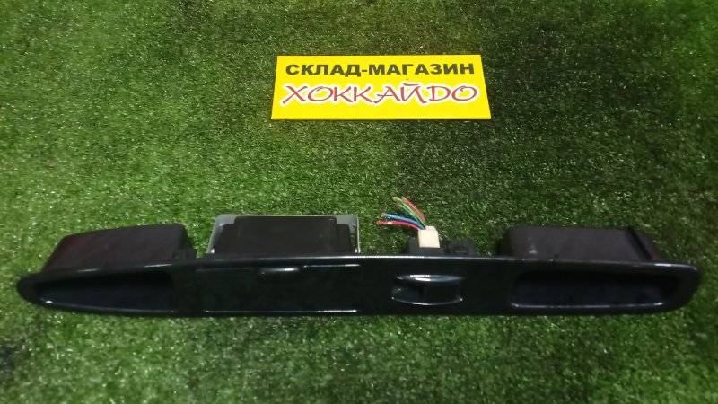 Кнопка стеклоподъемника Toyota Gaia ACM10G 1AZ-FSE 04.2001 задняя левая