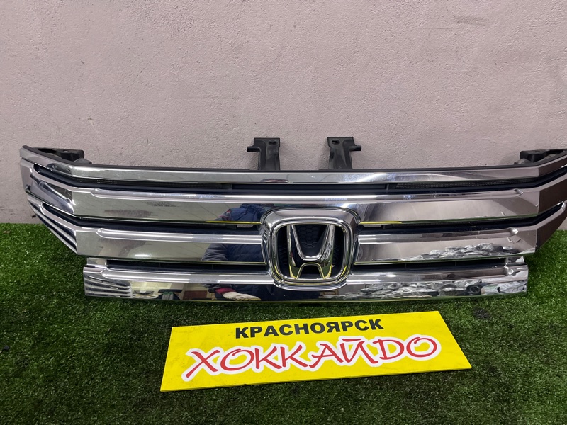 Решетка радиатора Honda Stepwgn RK5 R20A 10.2009