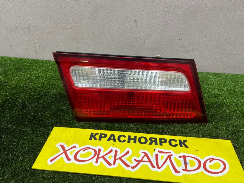 Фонарь вставка багажника Nissan Presage U30 KA24DE 06.1998 задний левый