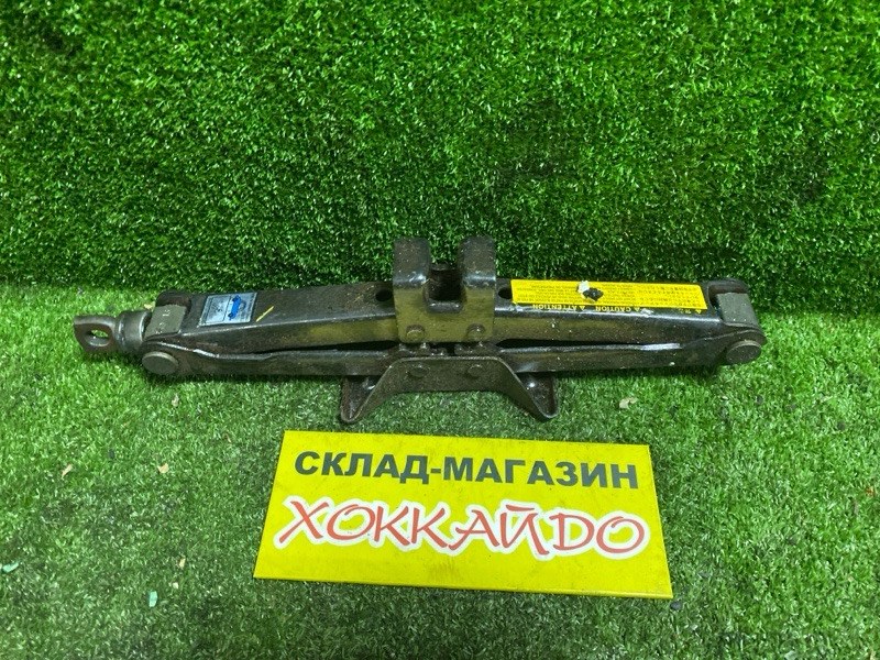 Домкрат Toyota Corolla AE100 5A-FE