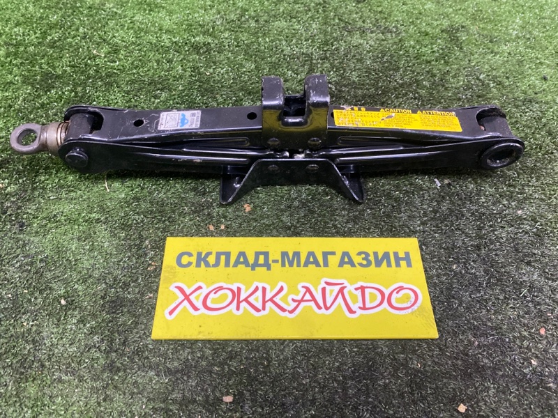 Домкрат Toyota Wish ZNE10G 1ZZ-FE 01.2003