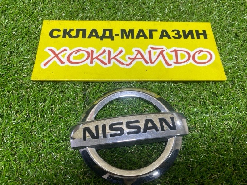 Эмблема Nissan Tiida Latio SC11 HR15DE 10.2004 задняя