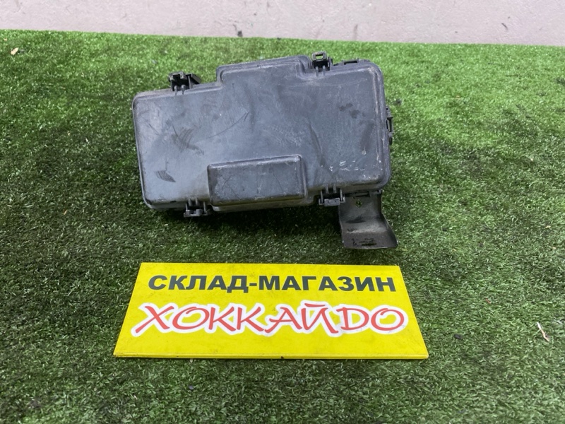 Блок предохранителей Honda Stepwgn RF3 K20A 04.2001